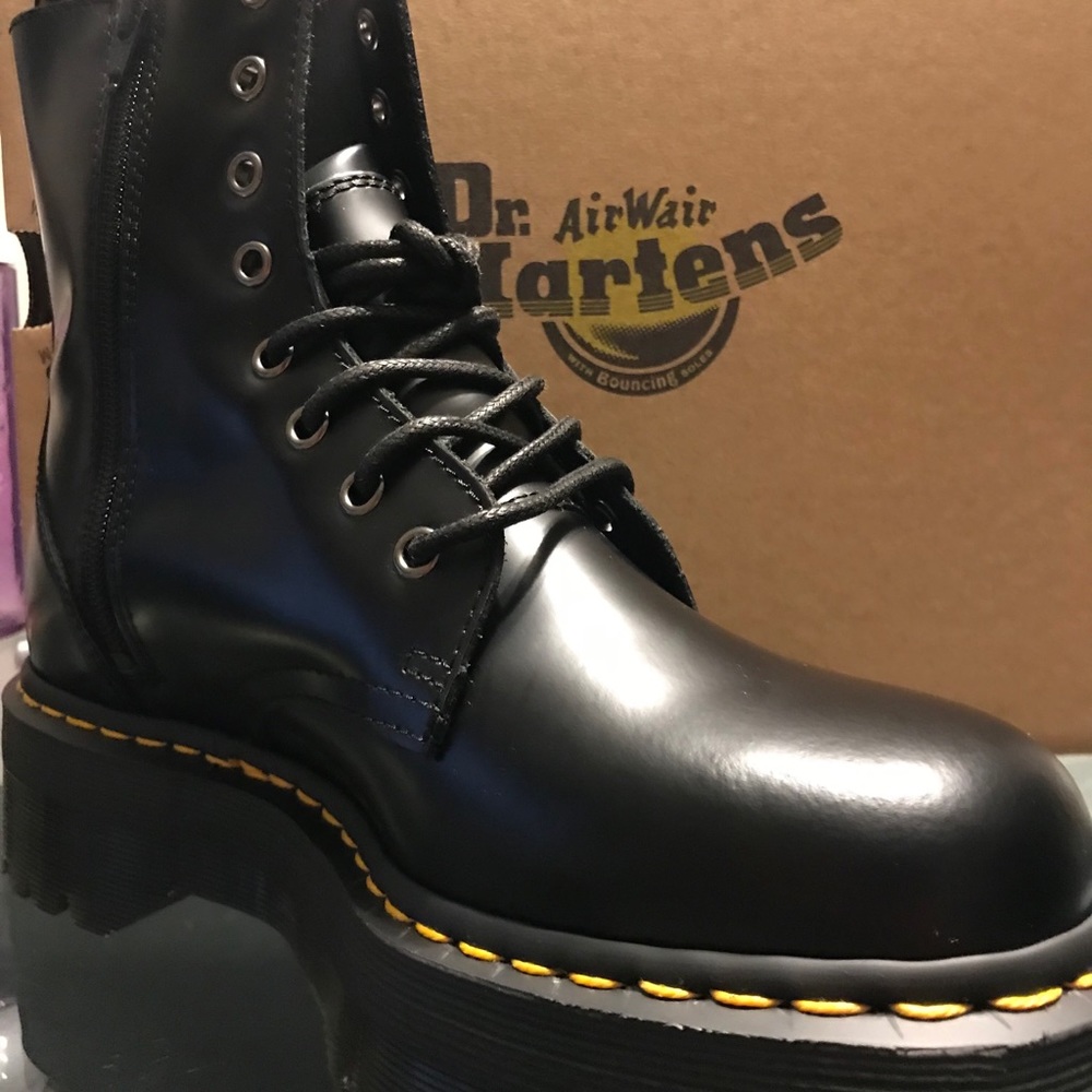 ✨Brand New✨Dr. Martens Jadon